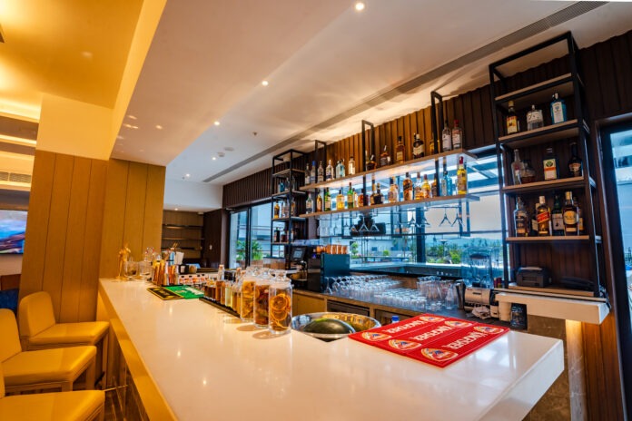 Courtyard by Marriott শিলং একটি সম্পূর্ণ নতুন লাউঞ্জবার, Tavern Club চালু করেছে
