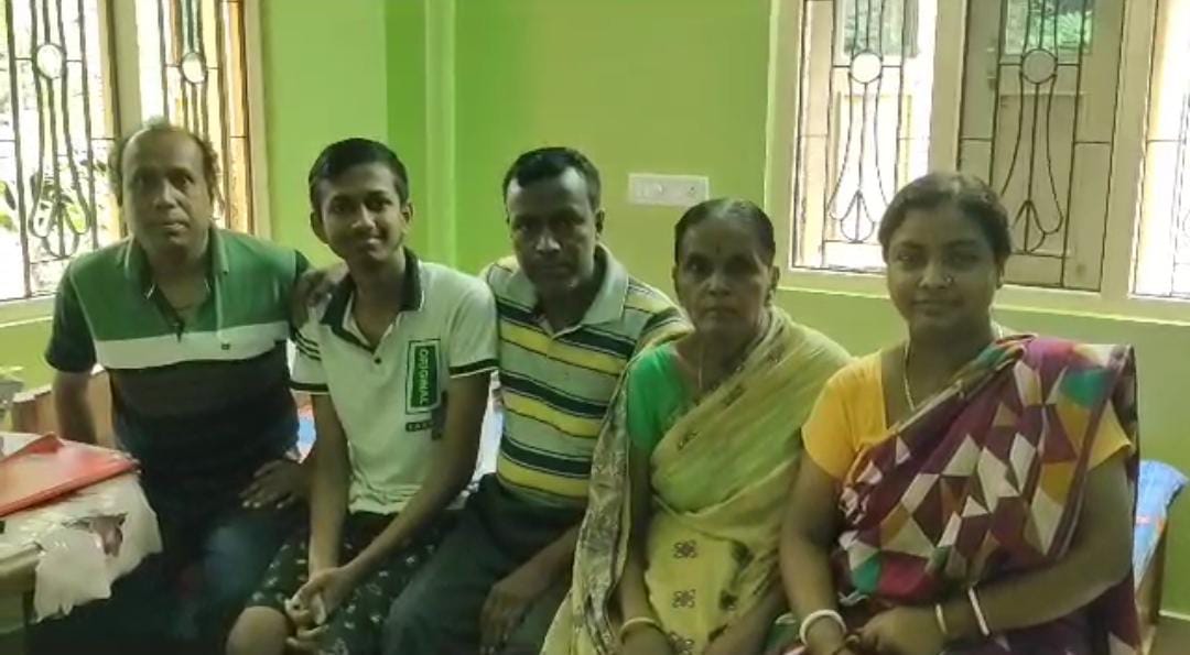 নিট ইউজি মেডিকেল এন্ট্রান্স পরীক্ষায় সফল হয়েছে চা বলয়ের এক যুবক, খুশির হাওয়া চা বাগান এলাকায়