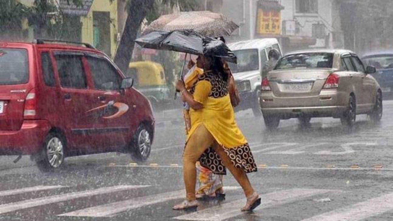 আজও ভারীর বৃষ্টি সম্ভাবনা দক্ষিণবঙ্গের পাঁচ জেলায়