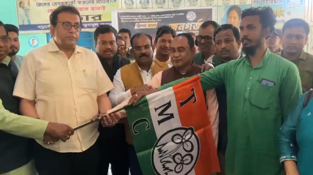 লোকসভা নির্বাচনে আগে তৃণমূল যোগদান করলেন ভারতীয় জনতা পার্টির সংখ্যালঘু মোর্চার জেলা সভাপতি