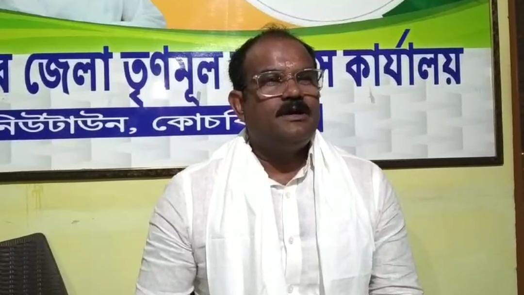 অভিজিৎ দে ভৌমিক বললেন ‘আবাস যোজনার টাকা আটকে না রাখলে ঝরে এতো মানুষের বাড়ির ক্ষতি হতো না’