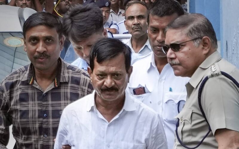 আচমকাই অসুস্থ হয়ে পড়লেন তিনি কালীঘাটের কাকু