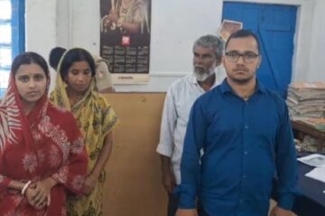 এক বাংলাদেশী নাগরিক সহ তিনজন ভারতীয় নাগরিক আটক